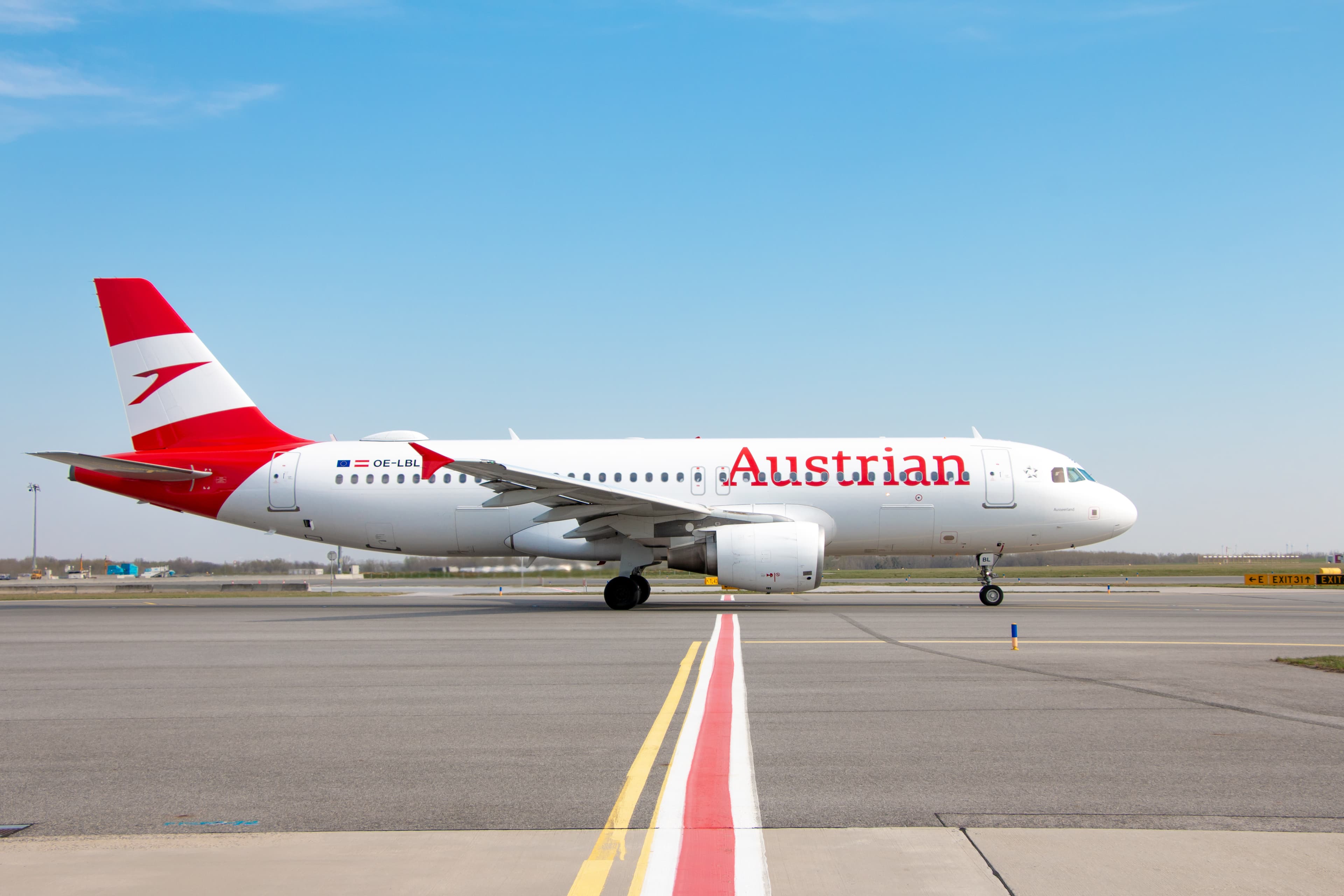 Austrian A320 OE LBL (C) Austrian Airlines Peter Thier