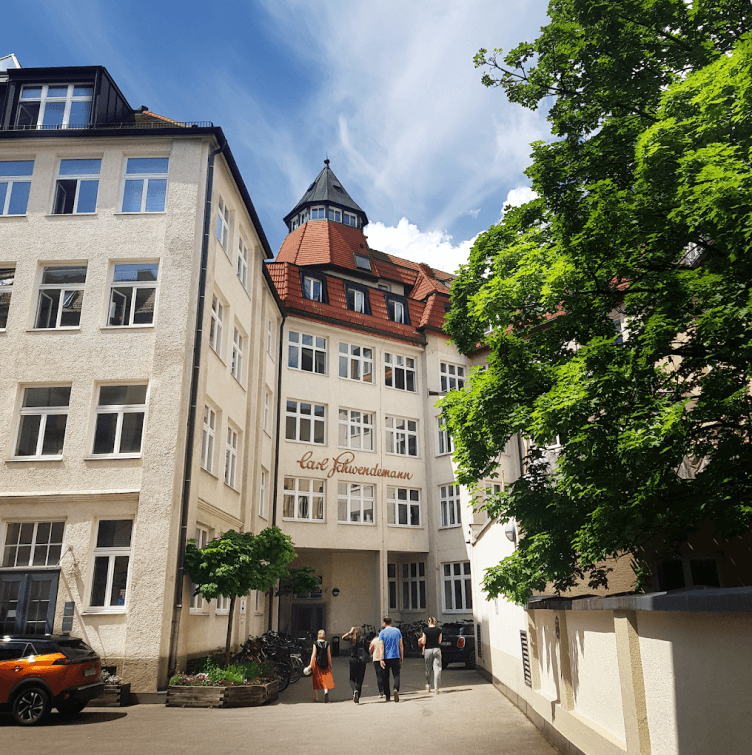 Ray Sono Office in Munich, Tumblingerstraße 32.